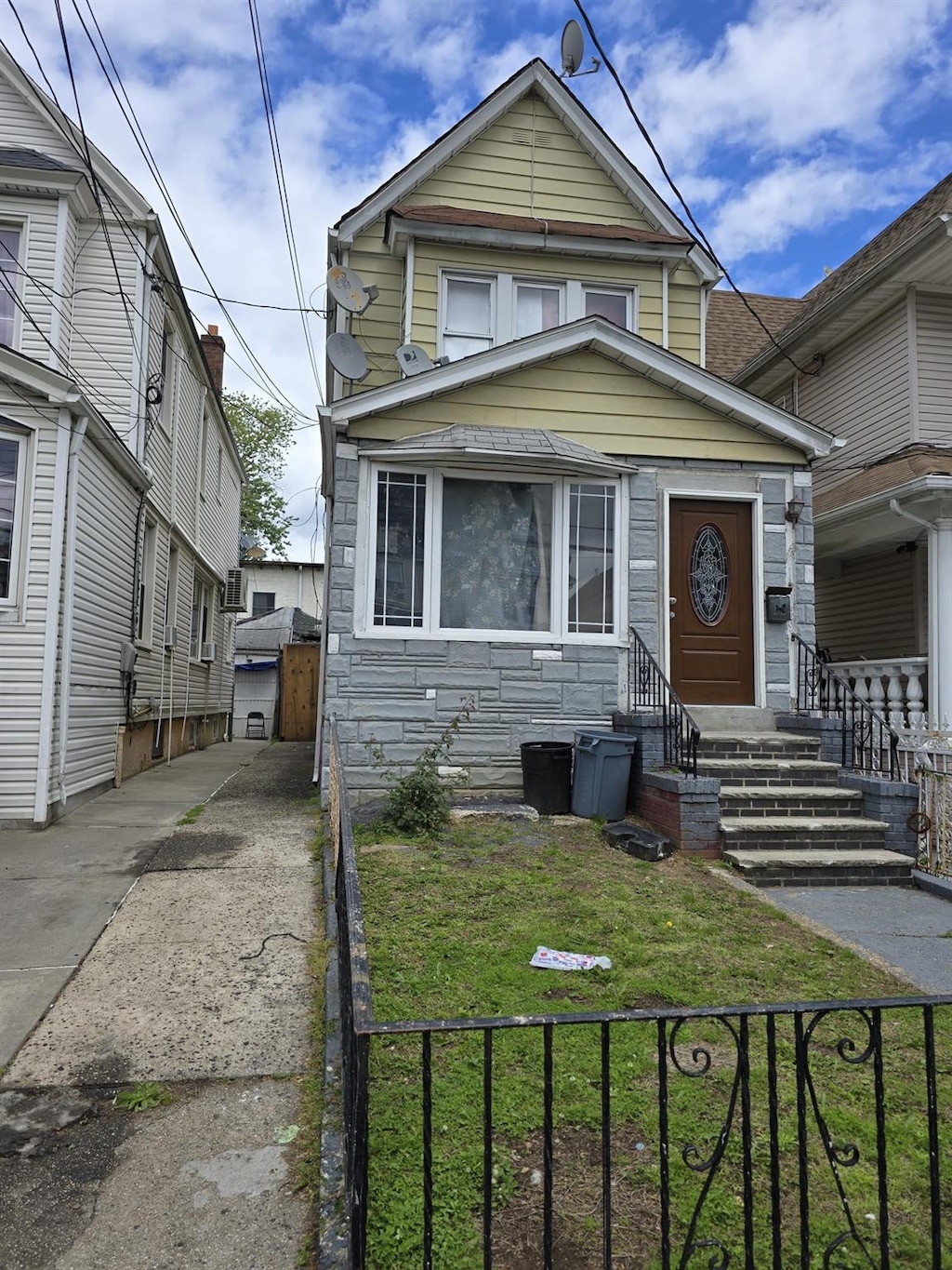 109-29 118th St, South Ozone Park, NY 11420 - photo 1