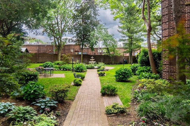 8 Barstow Rd Unit 4F, Great Neck, NY 11021 - view of yard