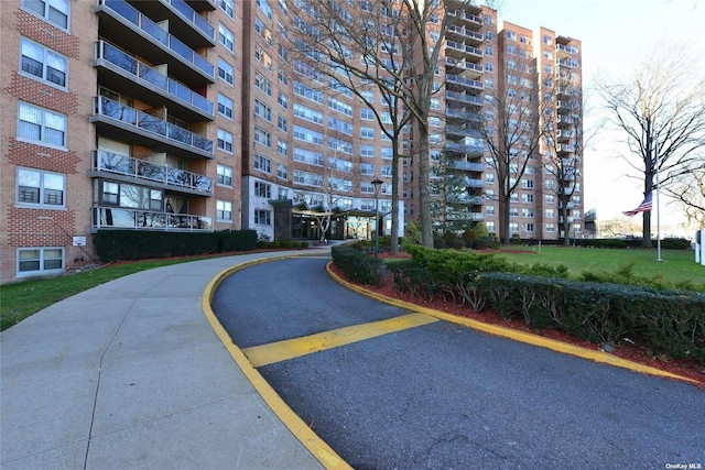 61-20 Grand Central Pkwy Unit B 903, Forest Hills, NY 11375 - view of home's community