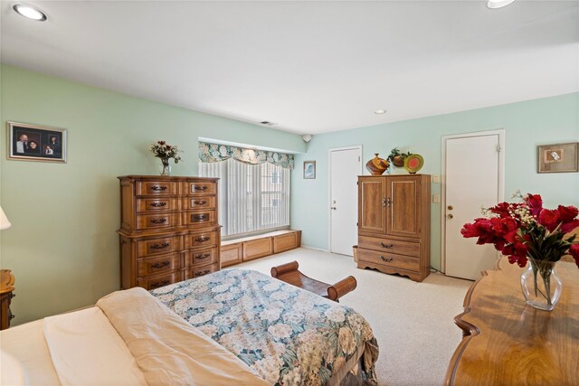38 The Mews, Syosset, NY 11791 - bedroom featuring light carpet and recessed lighting