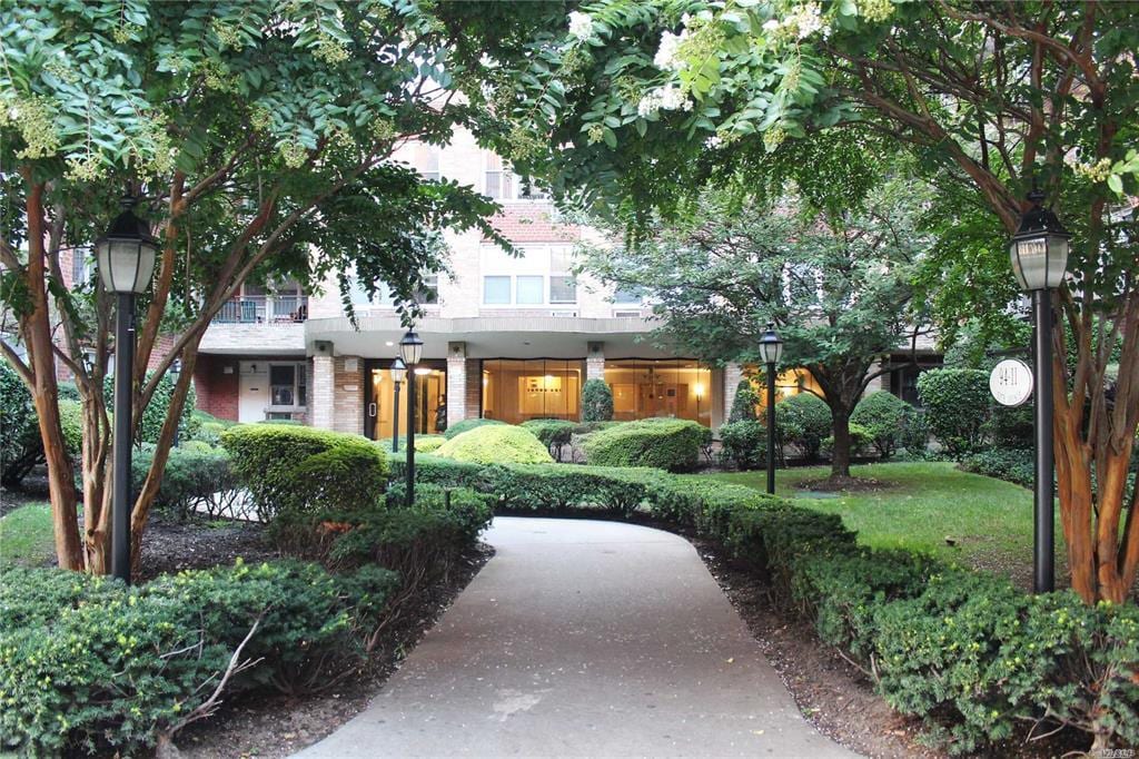 94-11 59th Ave Unit F24, Elmhurst, NY 11373 - view of front of home