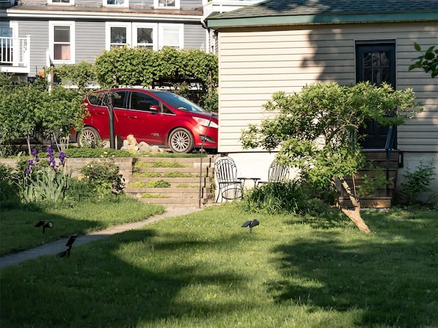 511 Grand Ave, Newburgh, NY 12550 - view of grassy yard