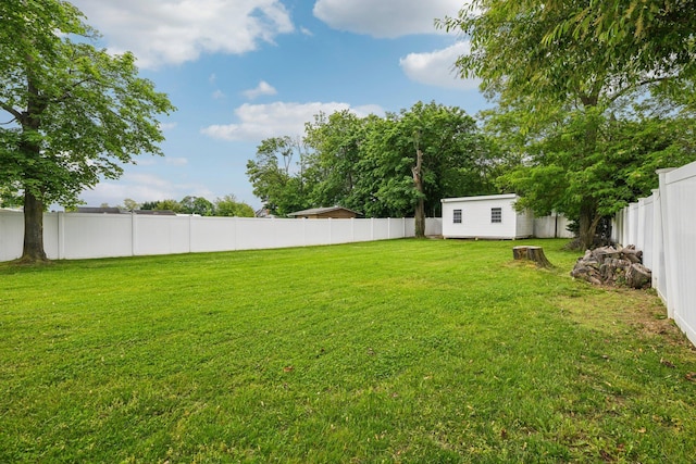872 Main St, Farmingdale, NY 11735 - view of yard