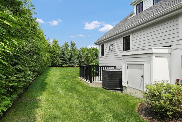27 Lavender Ln, Rye Brook, NY 10573 - view of grassy yard