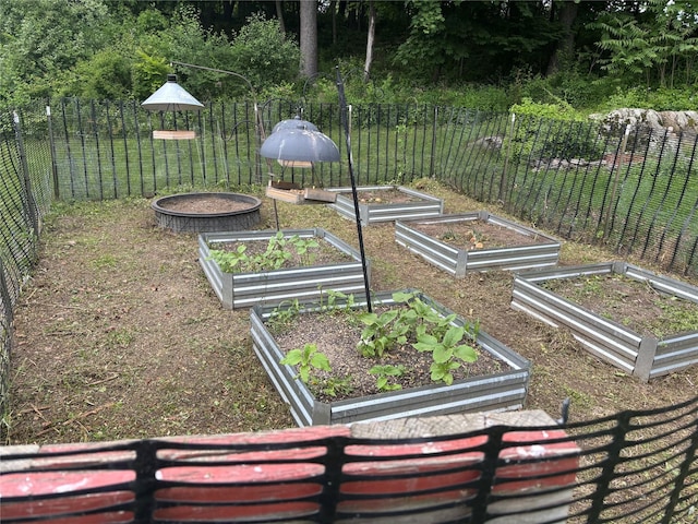 6 Windmill Rd, Poughkeepsie, NY 12601 - view of yard featuring a garden