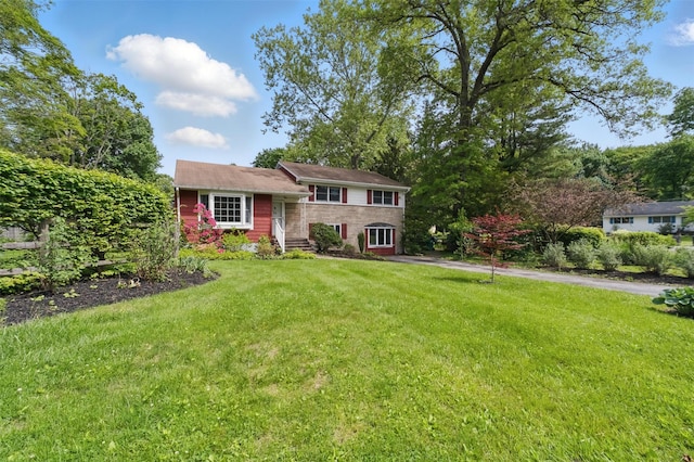 55 Stephanie Ln, Poughkeepsie, NY 12603 - tri-level home featuring a front yard