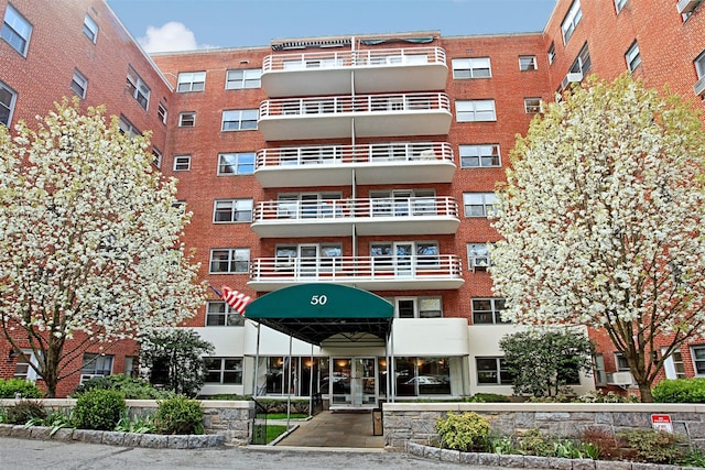 50 Popham Rd Unit 4E, Scarsdale, NY 10583 - view of apartment building / complex featuring cooling unit