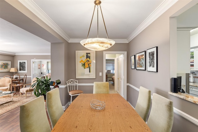 50 Popham Rd Unit 4E, Scarsdale, NY 10583 - dining room with ornamental molding and baseboards