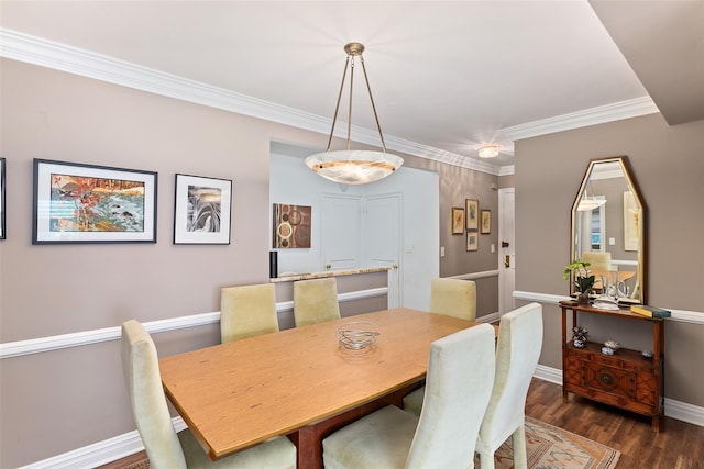50 Popham Rd Unit 4E, Scarsdale, NY 10583 - dining room featuring ornamental molding, wood finished floors, and baseboards