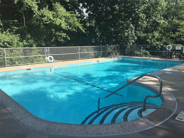 1270 N Ave Unit 3A, New Rochelle, NY 10804 - view of community pool