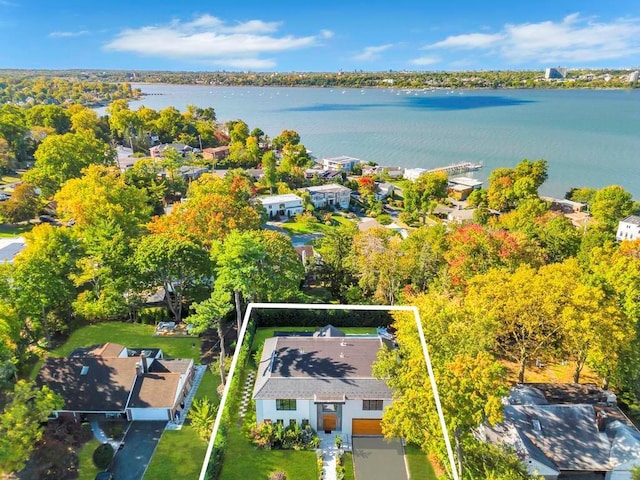 50 Gristmill Ln, Great Neck, NY 11023 - aerial view of property's location featuring property boundaries highlighted and a nearby body of water