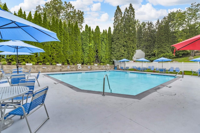 2103 Kings Way Unit 2103, Carmel, NY 10512 - community pool with a patio
