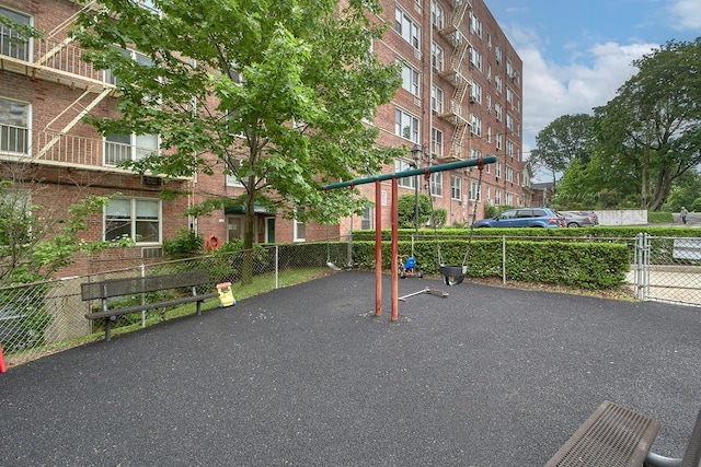 609 Kappock St Unit 3F, Bronx, NY 10463 - view of home's community