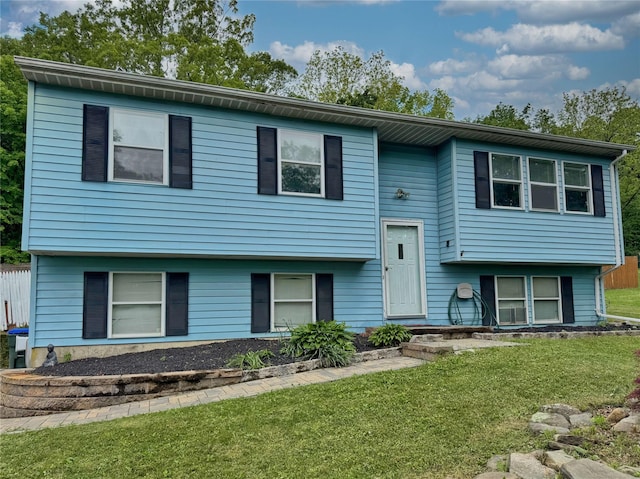 285 Riley Rd, New Windsor, NY 12553 - split foyer home with a front yard