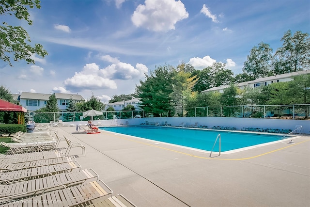 9 Danbury Ct Unit 1601, Suffern, NY 10901 - community pool with a patio