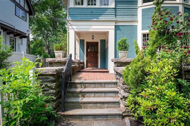 305 Park Hill Ave, Yonkers, NY 10705 - entrance to property featuring stucco siding