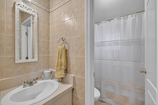 15 Dr Frank Rd, Spring Valley, NY 10977 - full bath featuring tile walls, vanity, and curtained shower