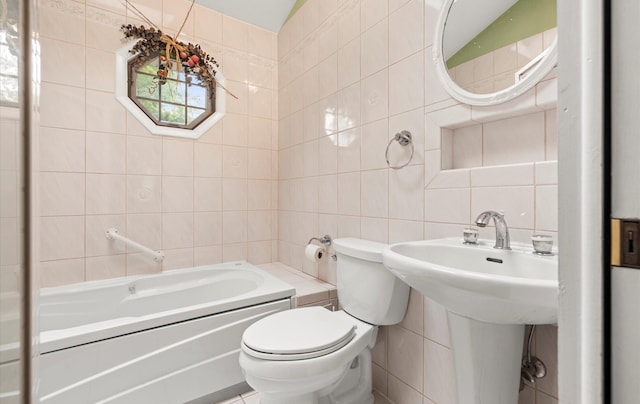 9 Gull Dr, Hauppauge, NY 11788 - full bath with tile walls, a tub, toilet, and tasteful backsplash