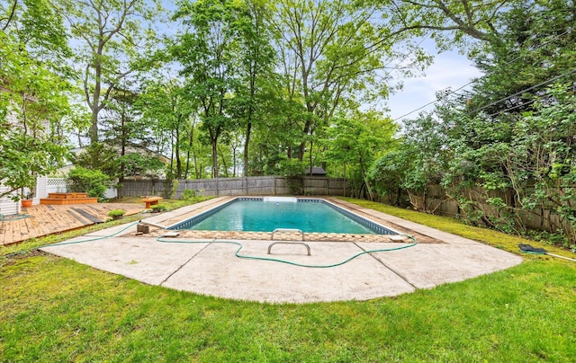 9 Gull Dr, Hauppauge, NY 11788 - view of swimming pool with a patio