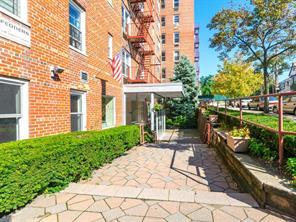 3311 Giles Pl Unit 5H, Bronx, NY 10463 - view of patio