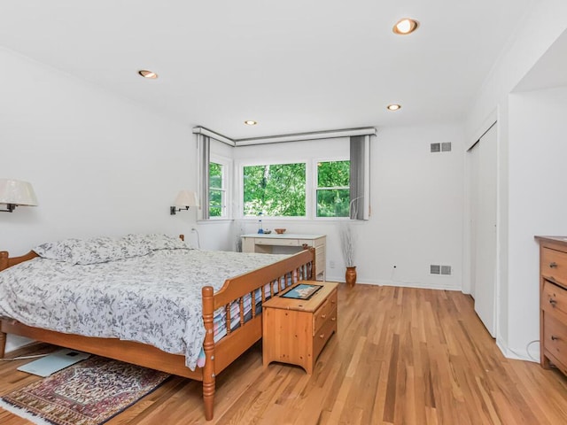 81 Winding Brook Rd, New Rochelle, NY 10804 - bedroom with light wood-type flooring, baseboards, and recessed lighting