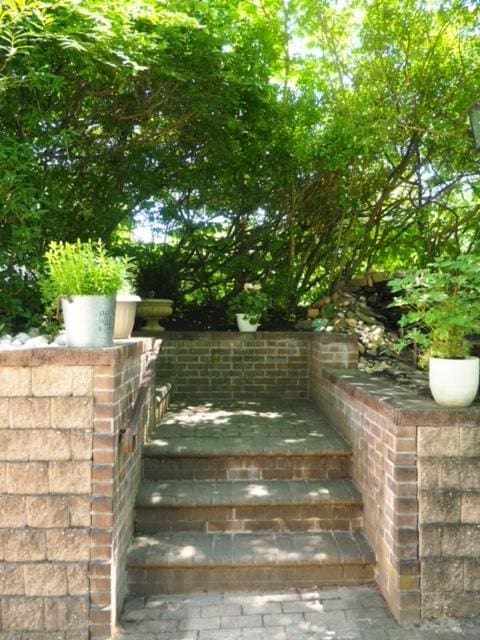 20 Locust Rd, Wading River, NY 11792 - exterior view