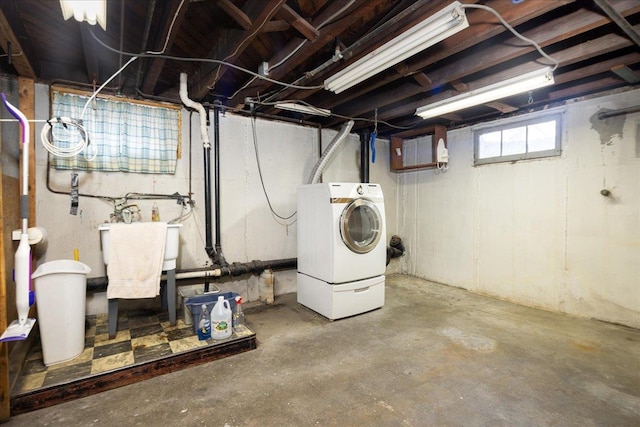 139 Euston Rd S, West Hempstead, NY 11552 - below grade area with washer / dryer