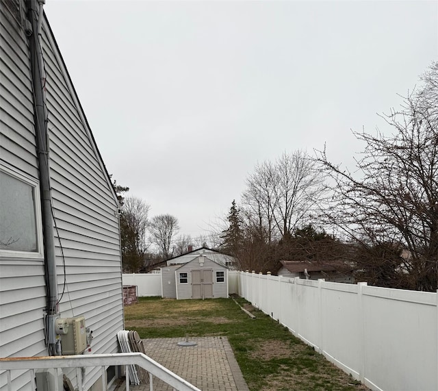 27 Pandora Dr, Brentwood, NY 11717 - view of yard featuring an outbuilding