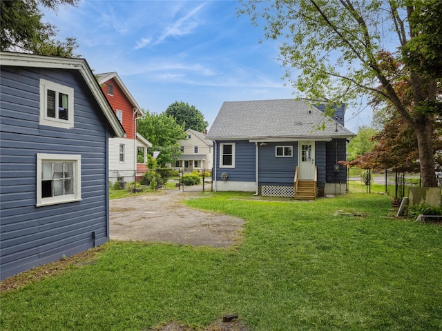 34 Woodland Ave, Poughkeepsie, NY 12603 - rear view of house featuring entry steps