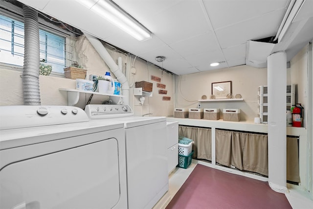 1370 Kearney Ave, Bronx, NY 10465 - washroom featuring independent washer and dryer