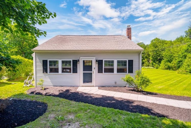322 Noxon Rd, Poughkeepsie, NY 12603 - bungalow-style house featuring a front yard and a chimney