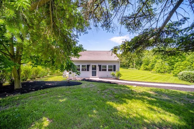 322 Noxon Rd, Poughkeepsie, NY 12603 - view of front of property featuring a front lawn