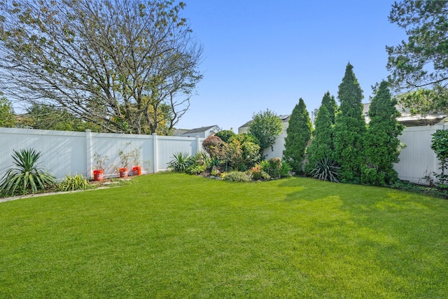 9 Duke St, North Babylon, NY 11703 - view of yard