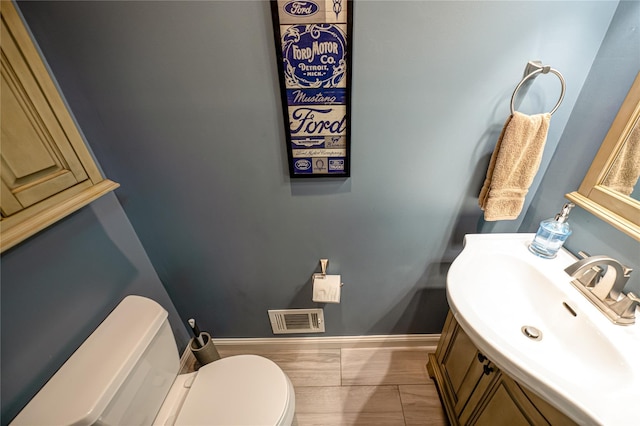 86 Manitou Trl, Kings Park, NY 11754 - half bath featuring vanity and toilet