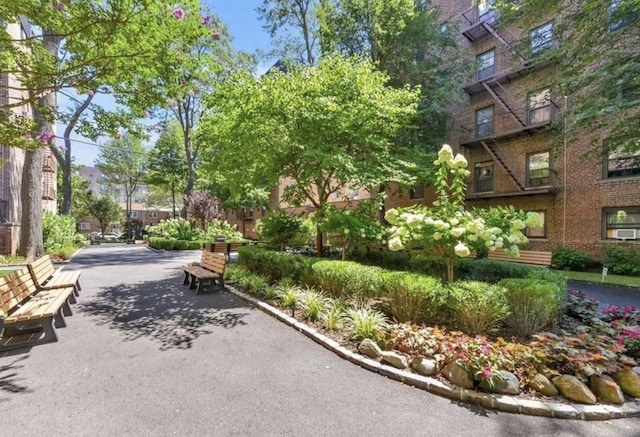 32-25 91st St Unit 209, East Elmhurst, NY 11369 - view of community