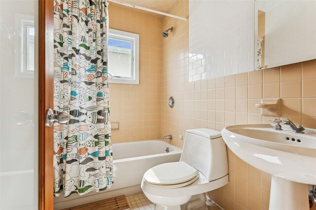931A Oceanfront St, Long Beach, NY 11561 - full bath with tile walls and shower / tub combo