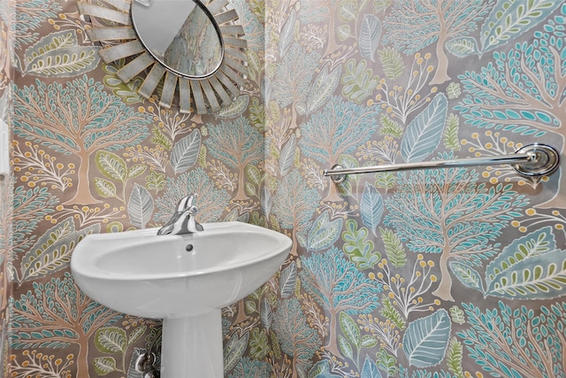 5005 John Hancock Ct Unit 100, New Windsor, NY 12553 - half bathroom featuring wallpapered walls