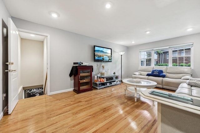 74 Bon Aire Cir Unit Q10, Suffern, NY 10901 - living area featuring light wood-style flooring, recessed lighting, and baseboards