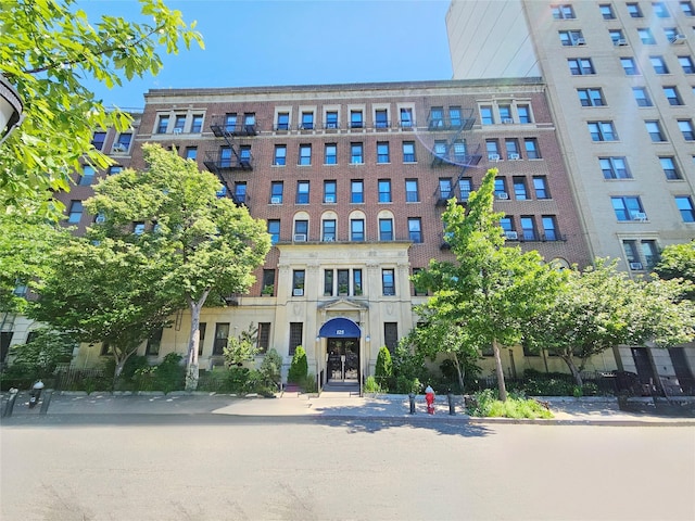 125 Eastern Pkwy Unit 4C, Brooklyn, NY 11238 - view of building exterior