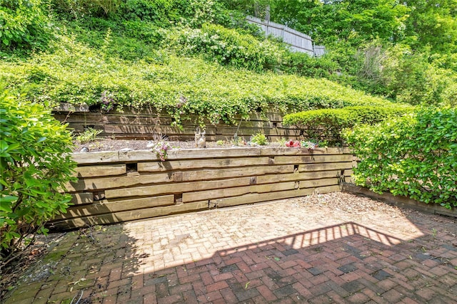 16 Sands Ct, Port Washington, NY 11050 - view of patio / terrace
