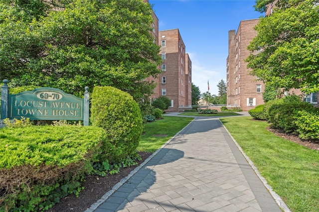 60 Locust Ave Unit 610, New Rochelle, NY 10801 - surrounding community with a yard