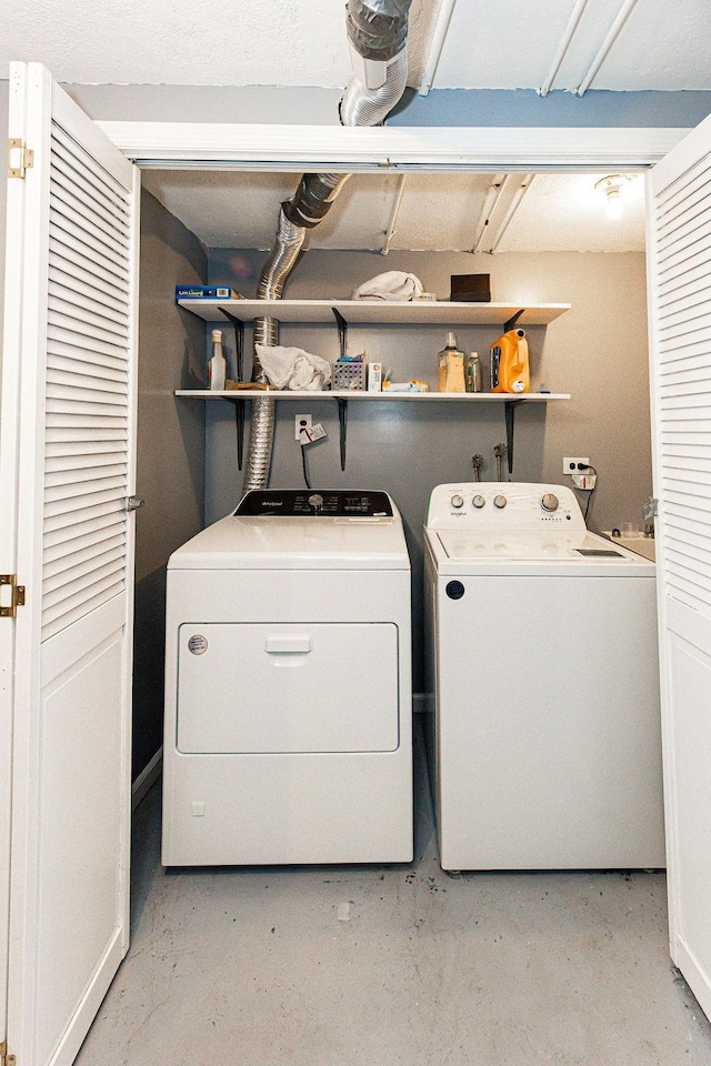 426 N High St, Mount Vernon, NY 10552 - laundry room with washing machine and dryer