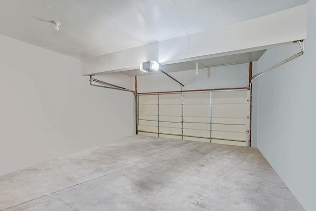 15 Arielle Ct, Hauppauge, NY 11749 - view of garage
