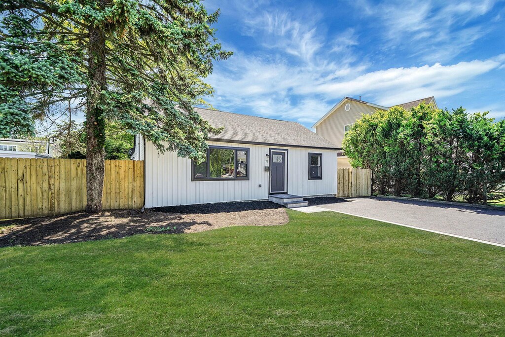 71 Mayhew Ave, Babylon, NY 11702 - photo 1