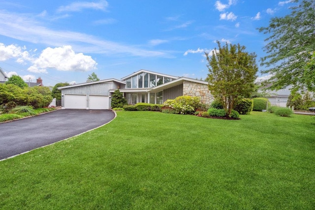 28 Deeringwood Ln, Babylon, NY 11702 - photo 1