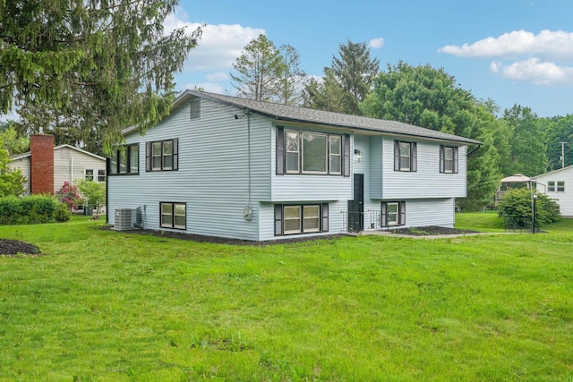 83 Scott Dr, Wappingers Falls, NY 12590 - view of front of house featuring a front lawn