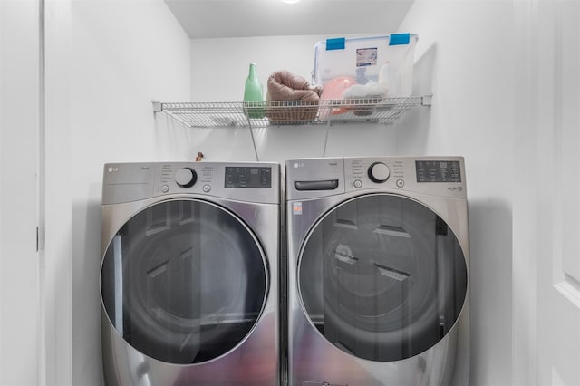 1 Country Club Dr, Middletown, NY 10940 - laundry room featuring washer and dryer