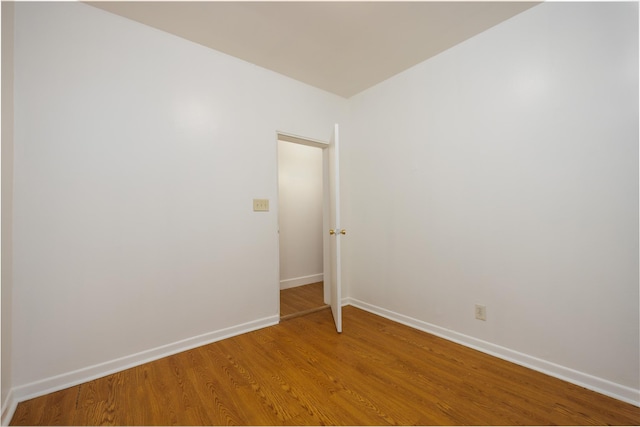 3496 Fort Independence St, Bronx, NY 10463 - unfurnished room with light wood-type flooring and baseboards