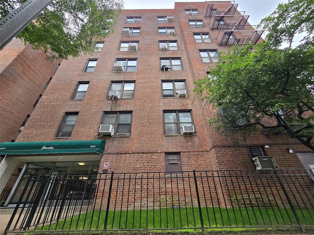 33-06 92nd St Unit 6M, Jackson Heights, NY 11372 - photo 1