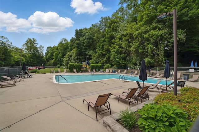 60 Barker St Unit 417, Mount Kisco, NY 10549 - community pool with a patio area